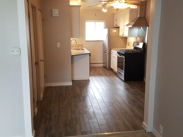 312 Prospect Ave NE #8 — Photo 8