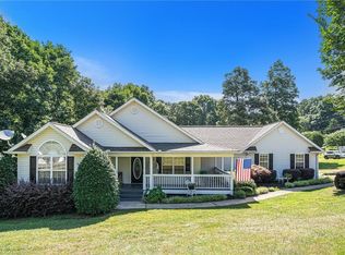 105 Slippery Rock Rd, Mount Airy, GA 30563