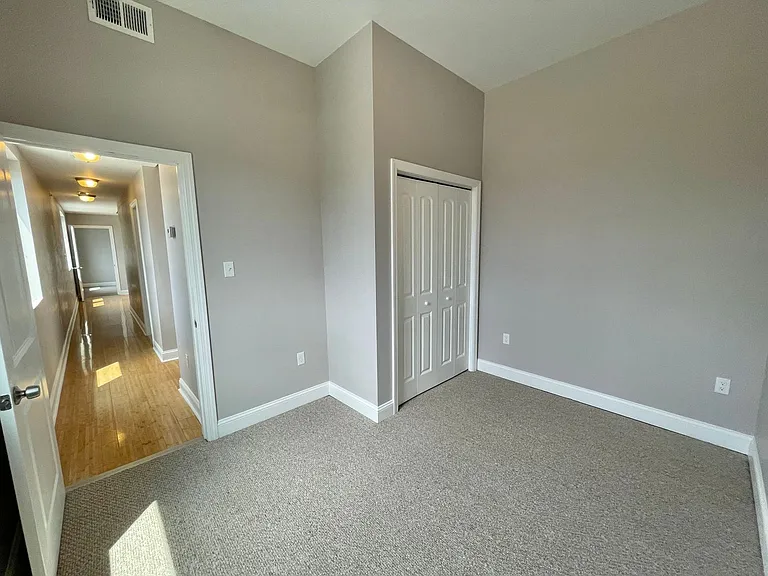 4111 Ludlow St — Photo 18