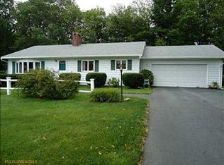 31 Merrifield Dr, Kennebunk, ME 04043
