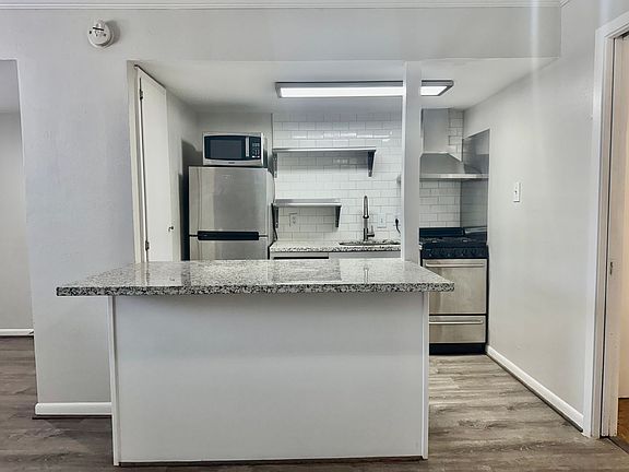 5th image of 2006 Sul Ross St APT 5
