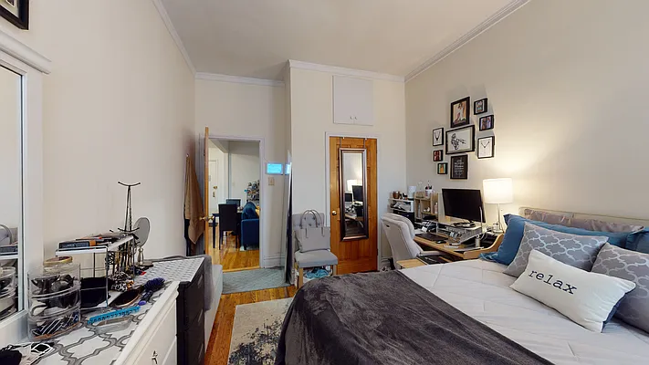 Rented by Bond New York | media 8