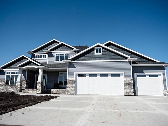 3rd image of 3560 6th St E