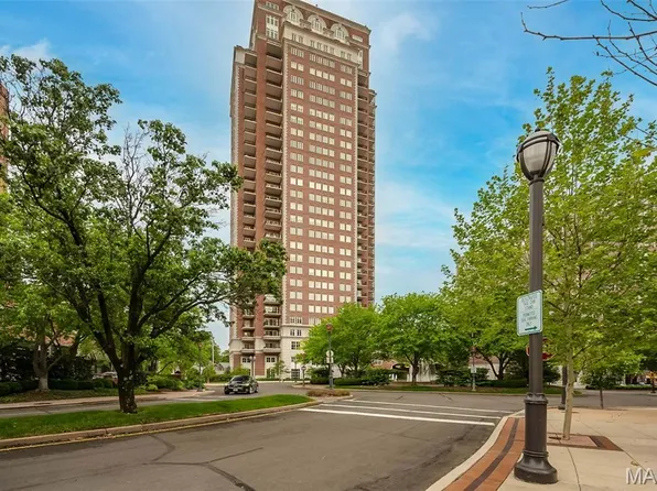 150 Carondelet Plz Unit 1301, Saint Louis, MO 63105