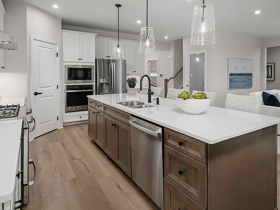 5th image of 3010 Farm Field Ln