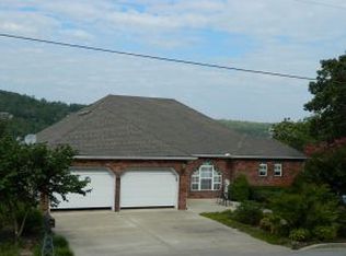 445 Edgewater Cir, Ridgedale, MO 65739