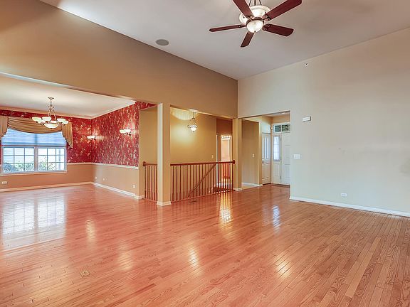 5th image of 5737 Red Oak Dr