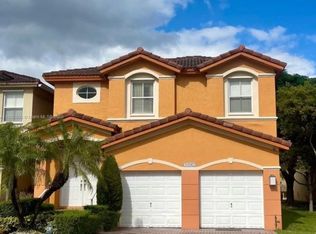 11043 NW 86th Ter, Doral, FL 33178
