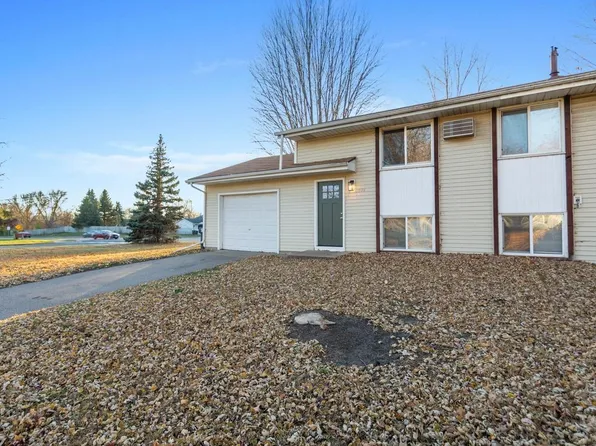 1076 Sibley St S, Shakopee, MN 55379