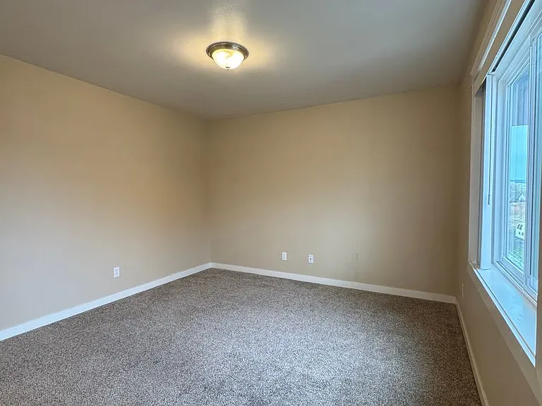 2225 N Airport Rd — Photo 20