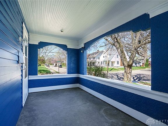 4th image of 374 Kenwood Ave