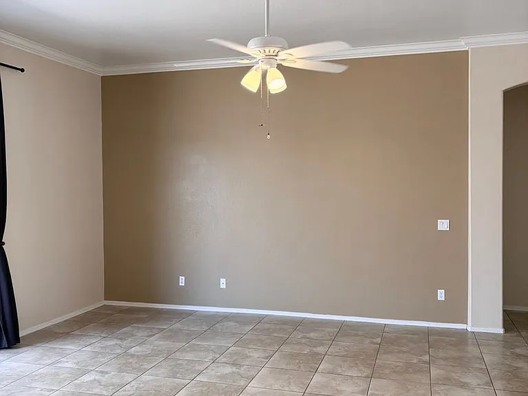 1083 W Aspen Ave — Photo 5