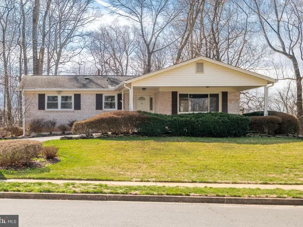 9121 Donna Dean Dr, Springfield, VA 22153