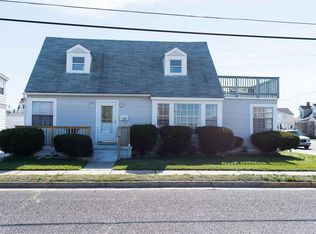 300 E Cardinal Rd, Wildwood Crest, NJ 08260