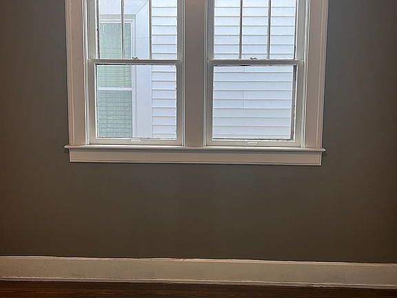 5th image of 245 Long St