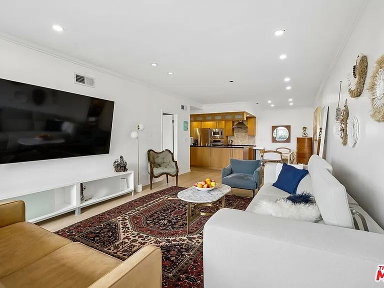 125 Montana Ave #304 — Photo 14