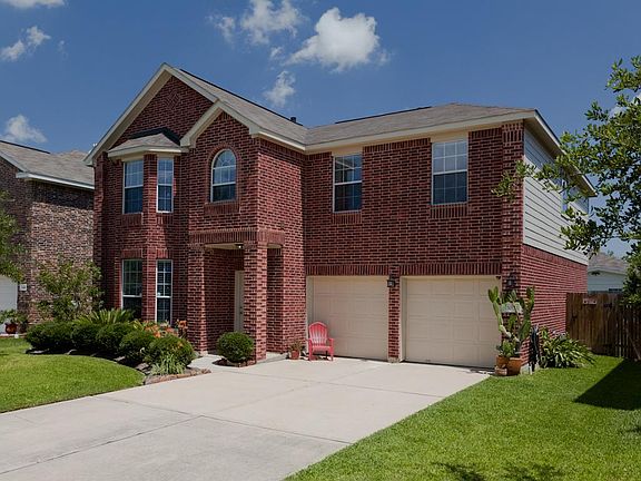 Beautiful 2 story, 2 car garage, with curb appeal.