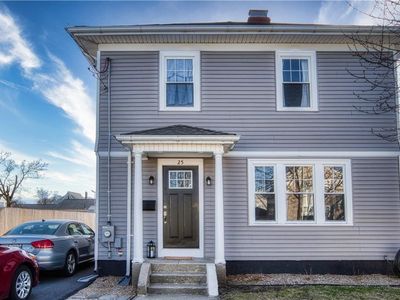 25 Dixwell Ave, Cranston, RI, 02910