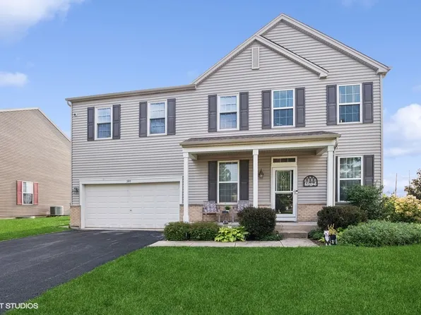 380 Coneflower Dr, Minooka, IL 60447
