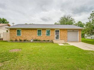 203 Sperry Ln, Red Oak, TX 75154