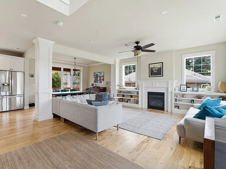 7340 N Stanford Ave #A — Photo 2