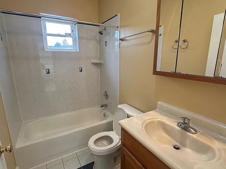 422 W Franklin St #1B — Photo 14