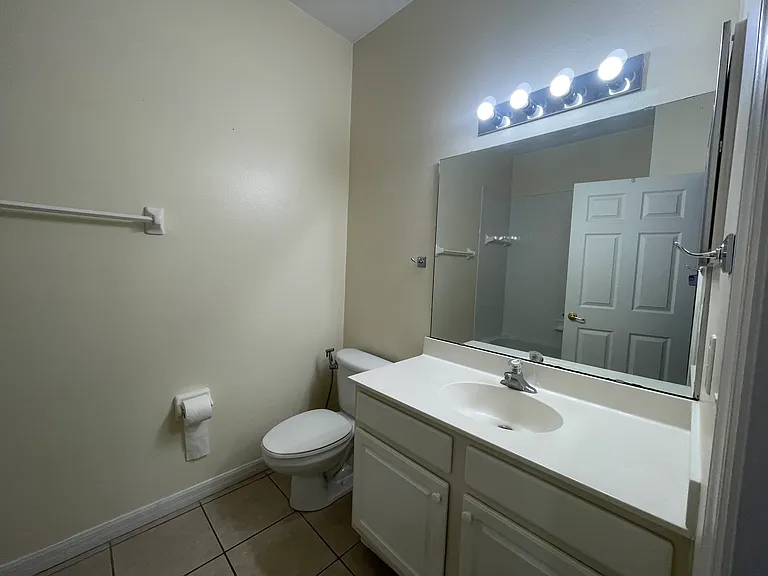 9805 Portofino Dr — Photo 24