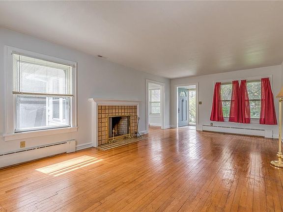 3rd image of 24 Forest Dr