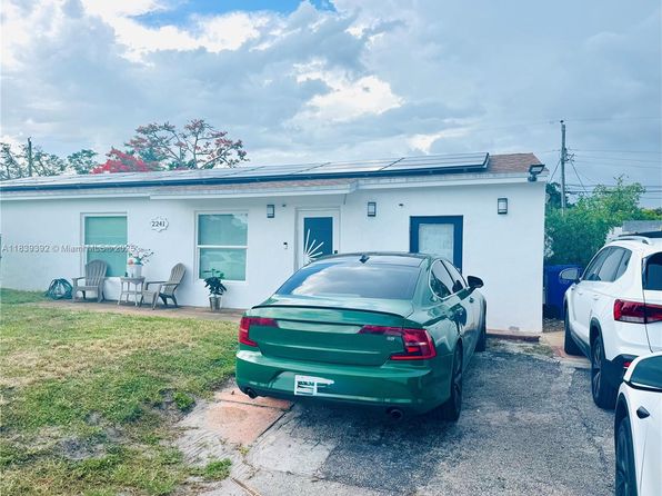 2241 SW 43rd Ave
