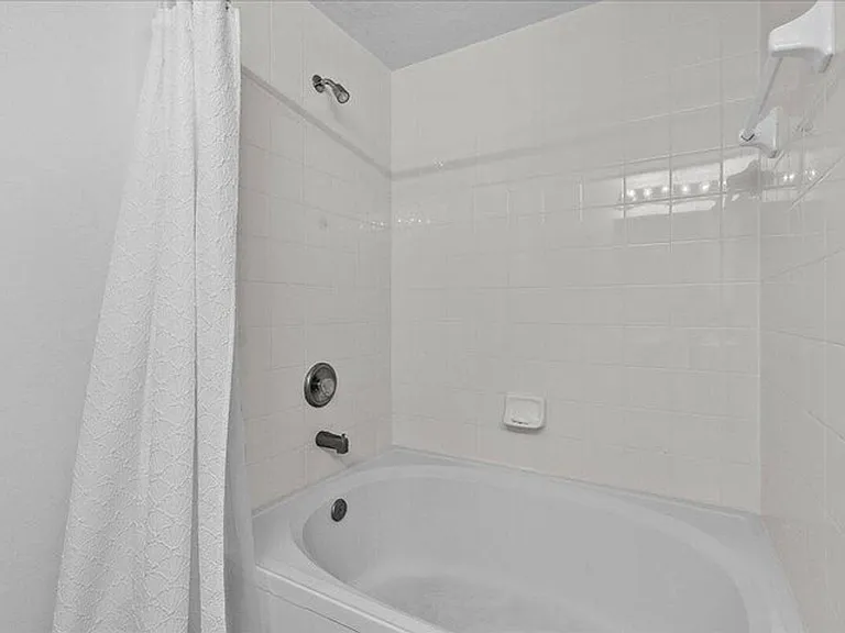 3020 Alcazar Pl #308 — Photo 12