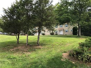 32 Pilgrim Trl APT 4, Woodbury, CT 06798