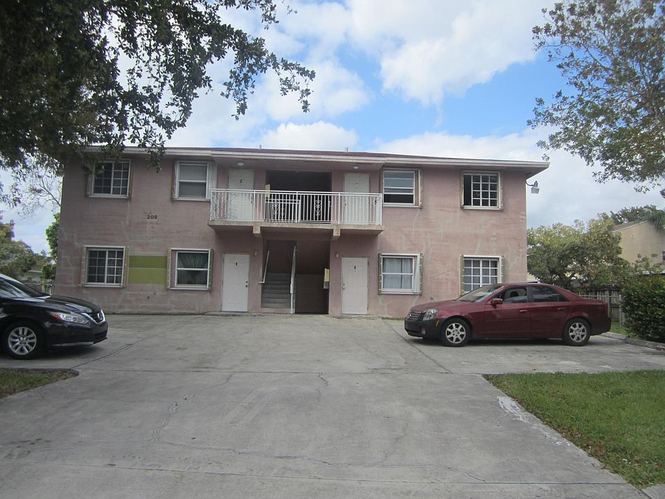 1st image of 209 NE 141st St #1-2