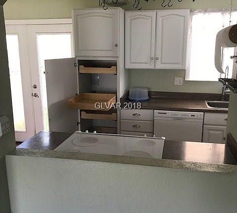 2nd image of 4952 Larkspur St