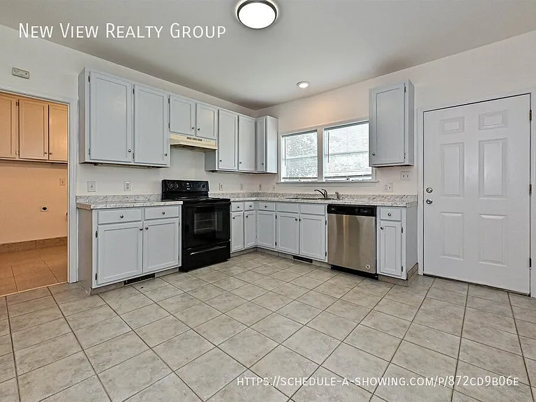 610 N Pear St — Photo 9
