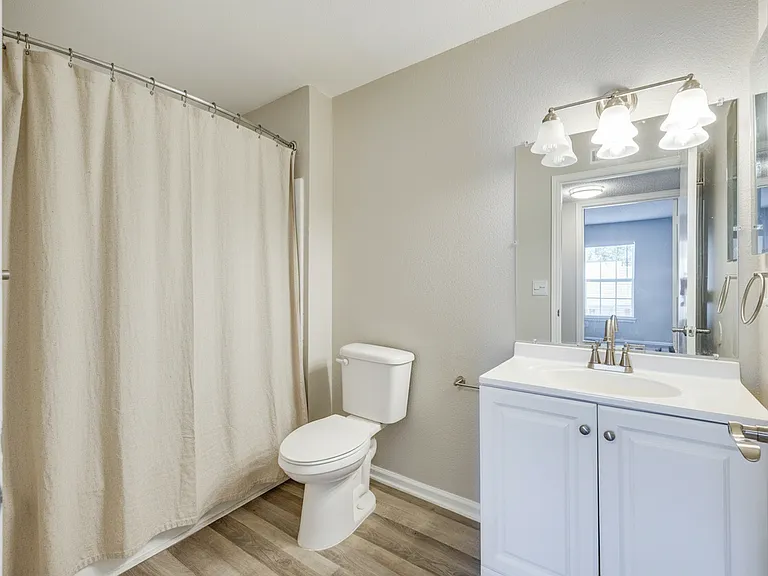 Hillside Place Apartments — Photo 7