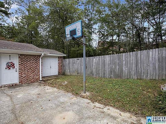 4th image of 2220 Kenbridge Cir