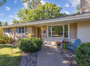 4722 Caribou Dr, Minnetonka, MN 55345