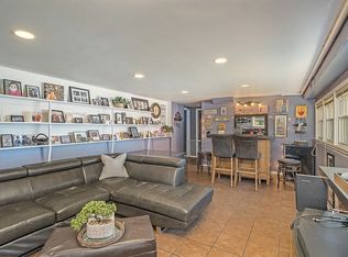 15W459 Grand Pl, Elmhurst, IL 60126