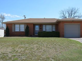 1204 Wilson Ave, Clinton, OK 73601