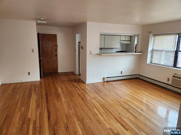 4th image of 216 Prospect Ave APT 1C
