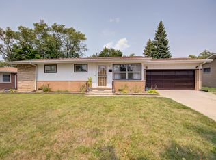 238 E Normandy Dr, Addison, IL 60101