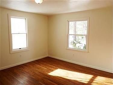 5th image of 352 North St
