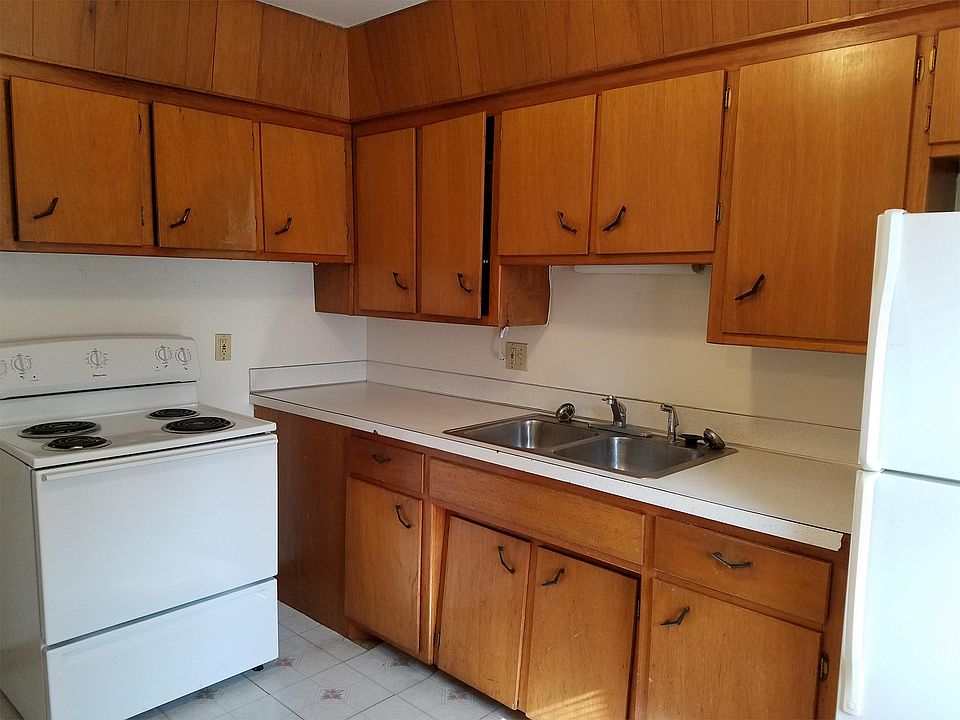 1105 Melrose - Kitchen