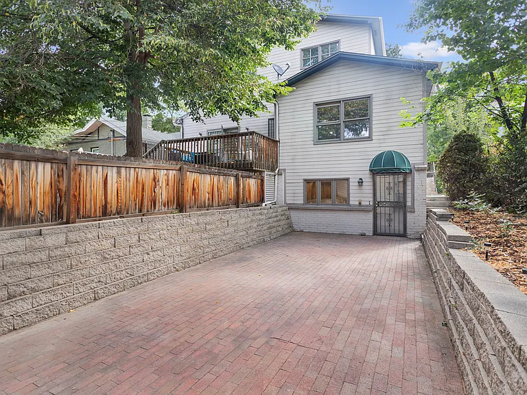 Private, fenced yard.