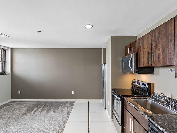 4th image of 607 E 2nd Ave APT 703