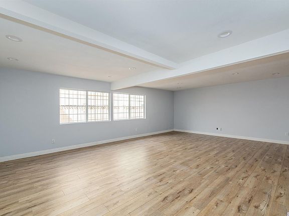 4th image of 8215 Greenbush Ave
