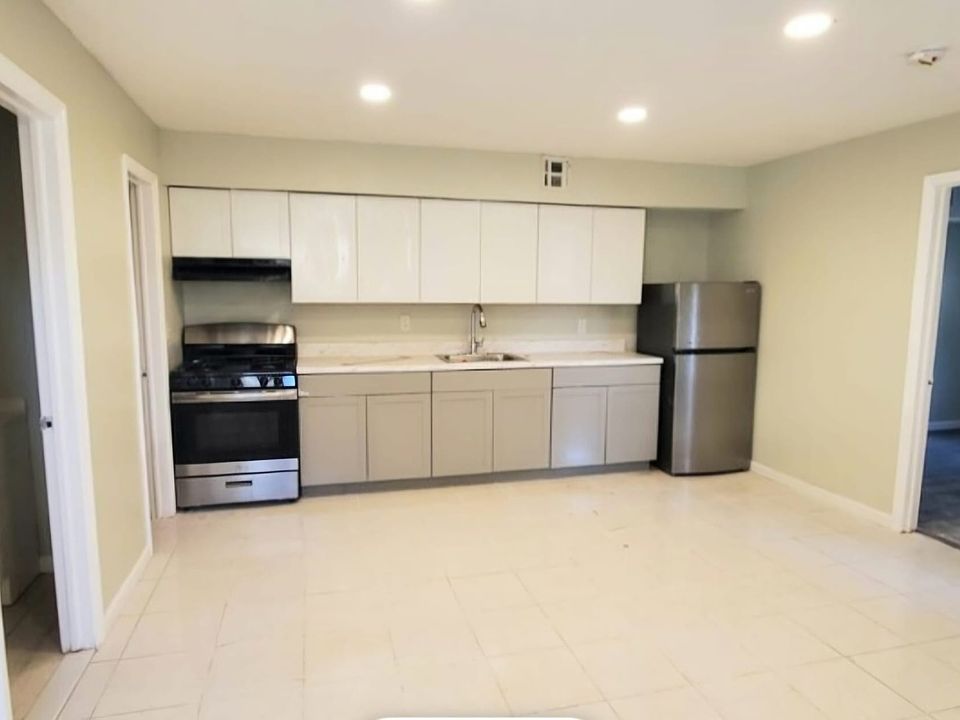 1st image of 351 15th Ave #G