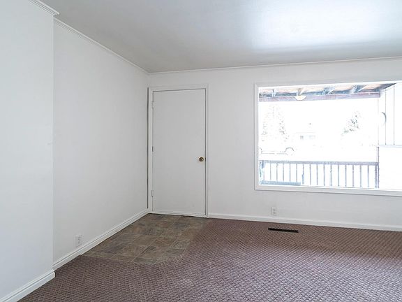 Living room, entrance