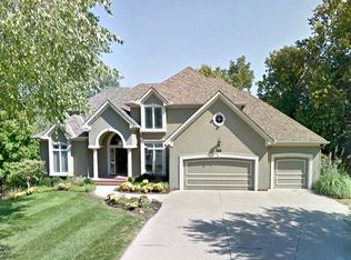 5753 NW Hickory Ct, Parkville, MO 64152