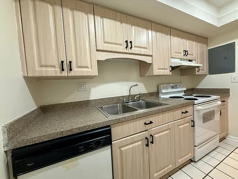 775 N Village Lake Dr #208 — Photo 5
